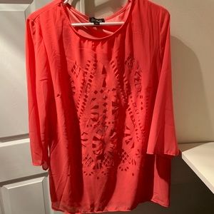 Boutique cut out top with liner